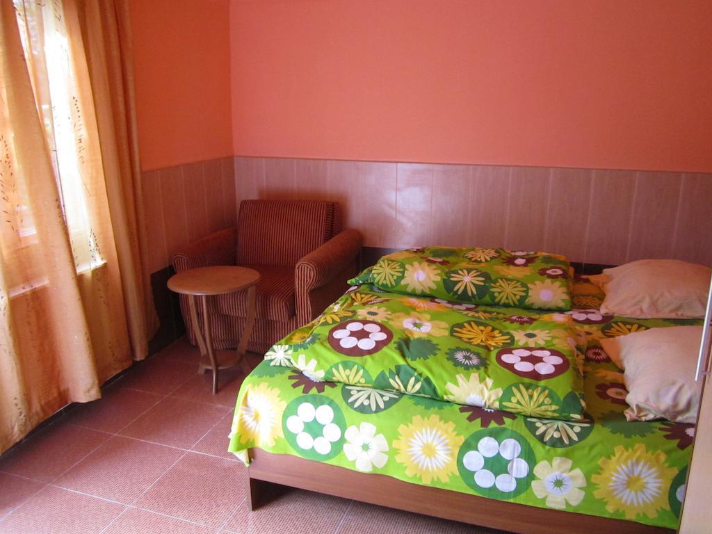 Guesthouse 97 In Batumi 巴统 客房 照片