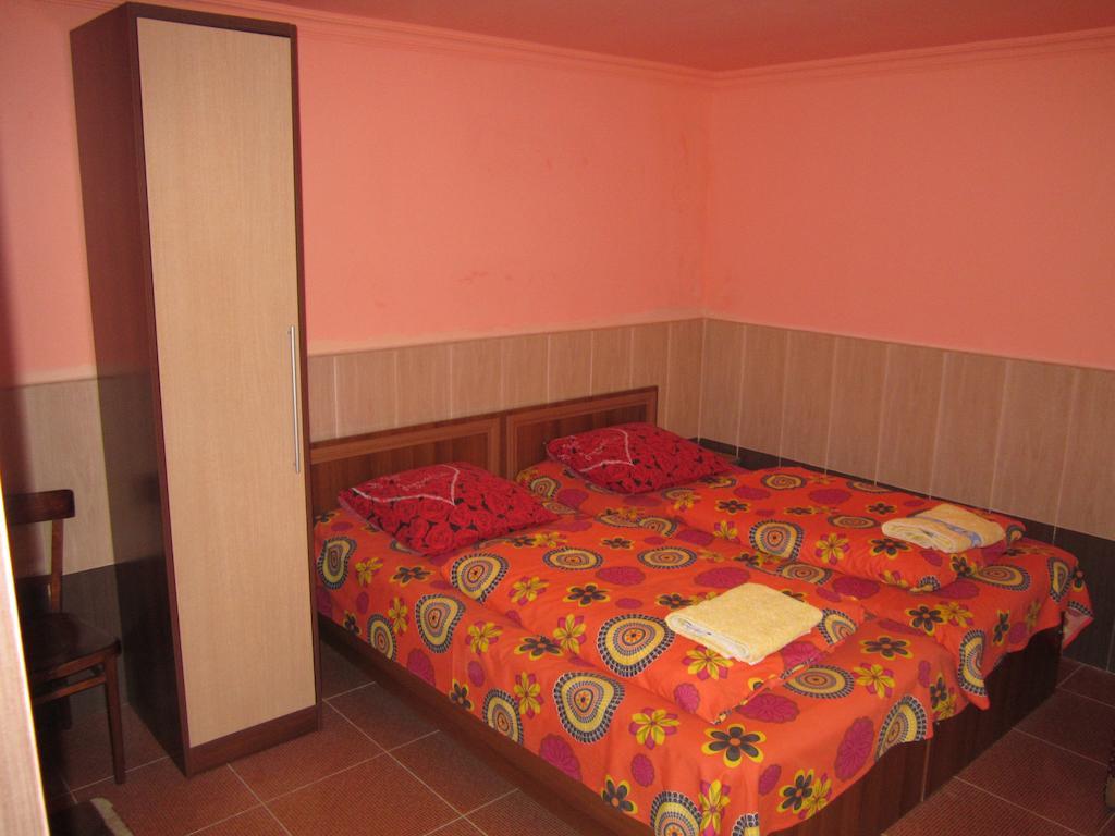 Guesthouse 97 In Batumi 巴统 客房 照片
