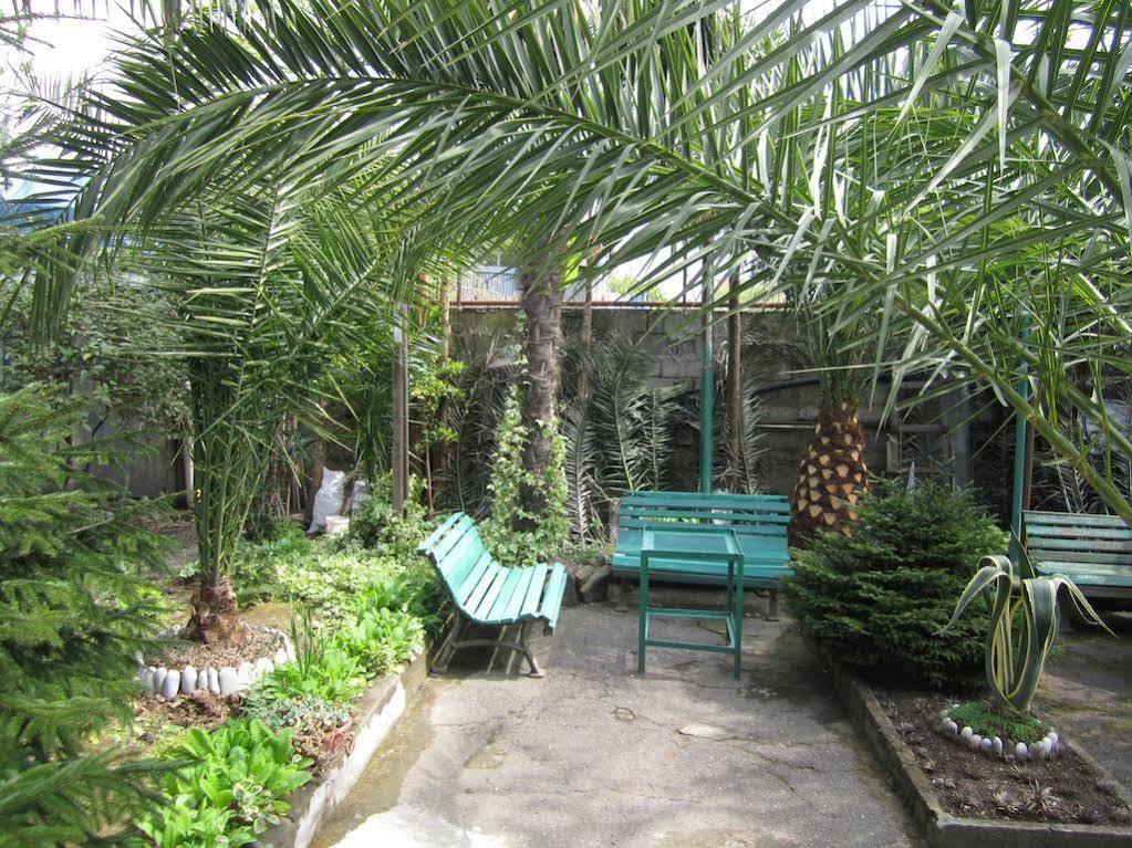 Guesthouse 97 In Batumi 巴统 外观 照片
